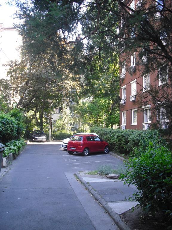 Young Center Budapest Ruang foto